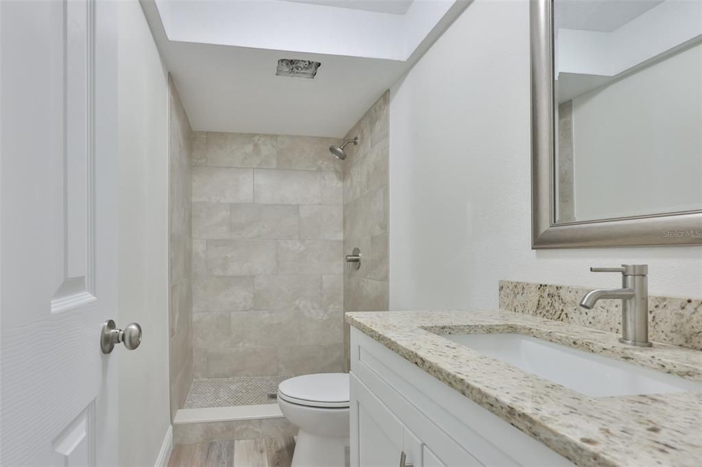 En Venta: $525,000 (4 camas, 3 baños, 2004 Pies cuadrados)