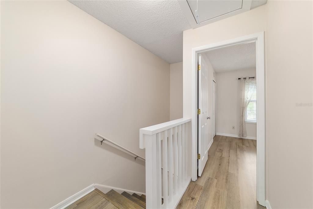 For Sale: $154,900 (2 beds, 1 baths, 1054 Square Feet)
