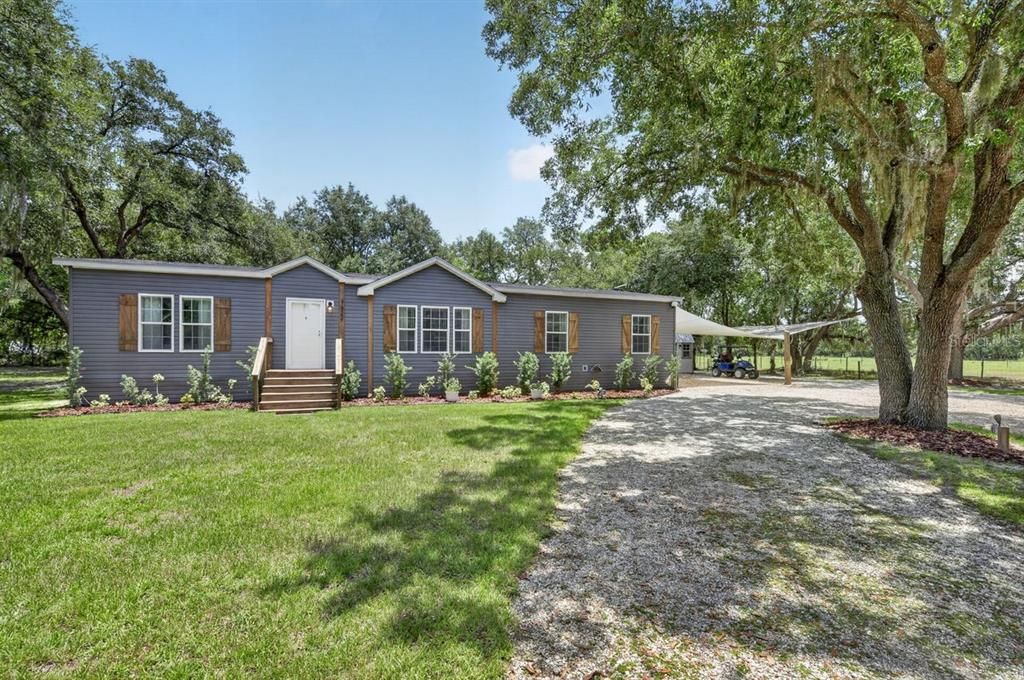 For Sale: $350,000 (3 beds, 2 baths, 1945 Square Feet)