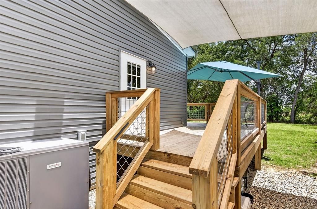 For Sale: $350,000 (3 beds, 2 baths, 1945 Square Feet)