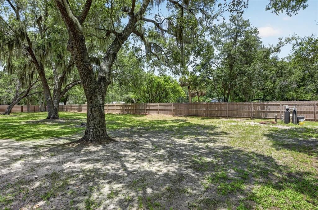 For Sale: $350,000 (3 beds, 2 baths, 1945 Square Feet)
