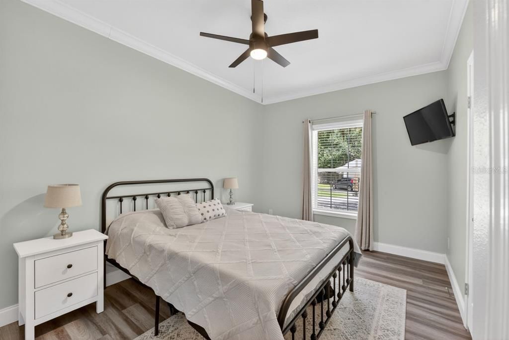 For Sale: $350,000 (3 beds, 2 baths, 1945 Square Feet)
