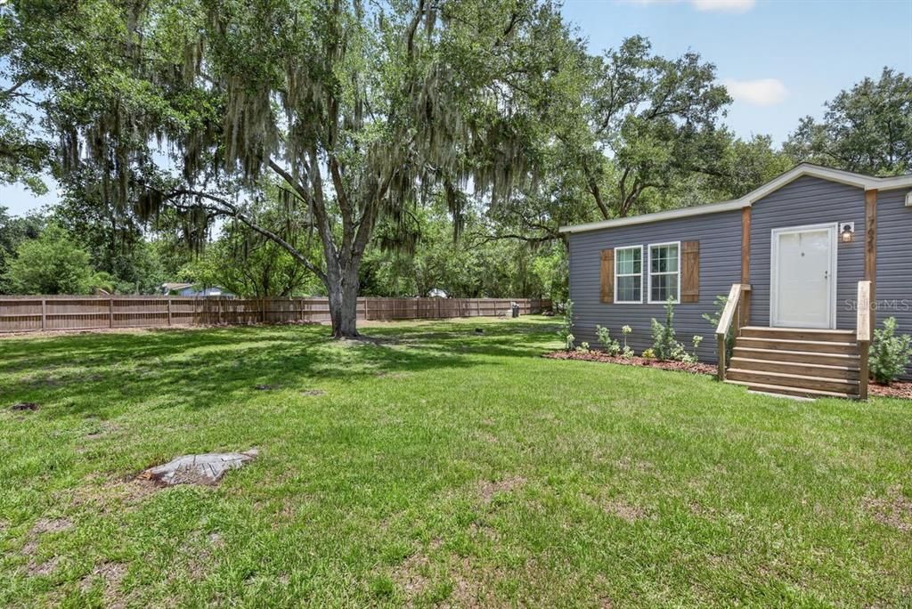For Sale: $350,000 (3 beds, 2 baths, 1945 Square Feet)