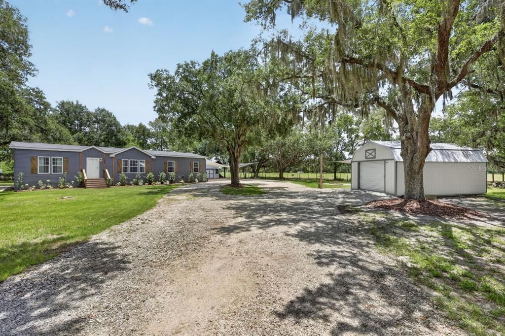 For Sale: $350,000 (3 beds, 2 baths, 1945 Square Feet)