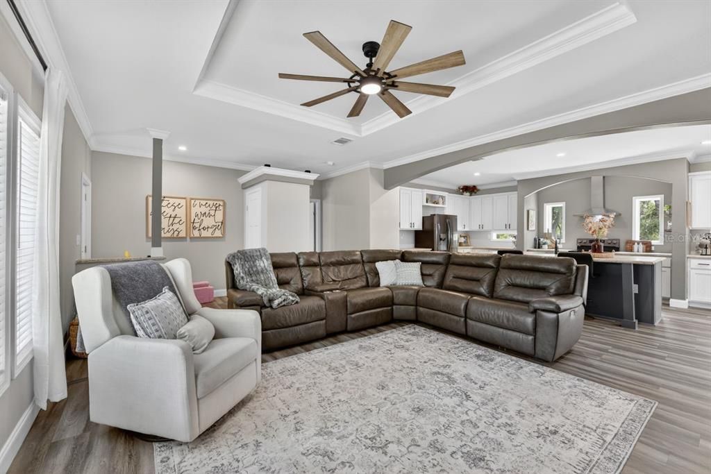 For Sale: $350,000 (3 beds, 2 baths, 1945 Square Feet)
