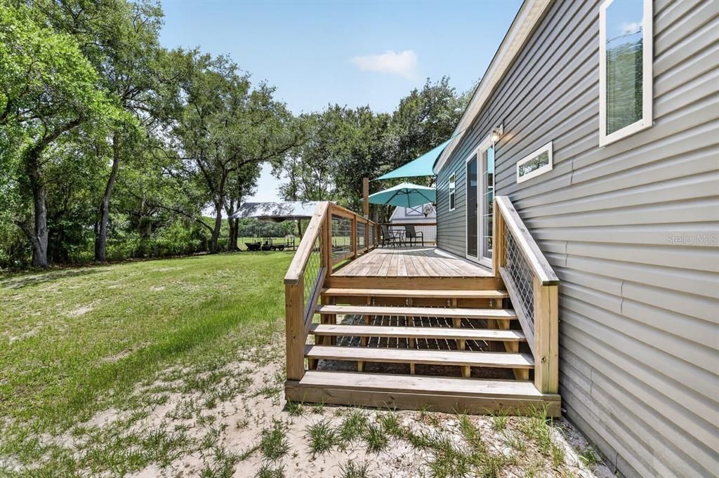 For Sale: $350,000 (3 beds, 2 baths, 1945 Square Feet)