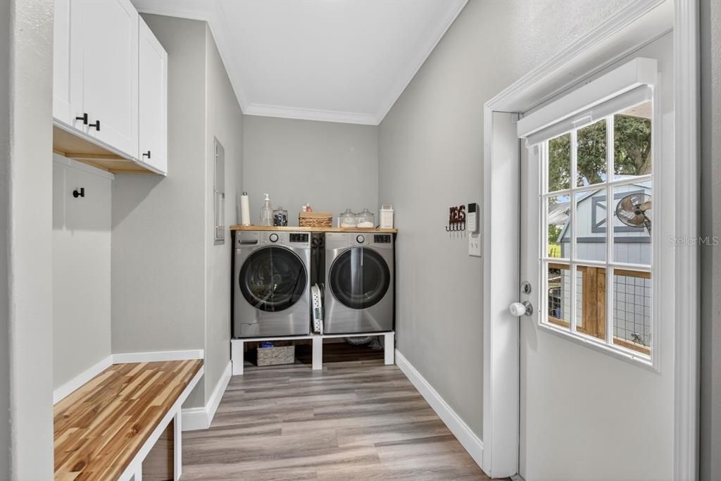 For Sale: $350,000 (3 beds, 2 baths, 1945 Square Feet)