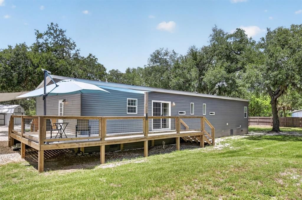 For Sale: $350,000 (3 beds, 2 baths, 1945 Square Feet)