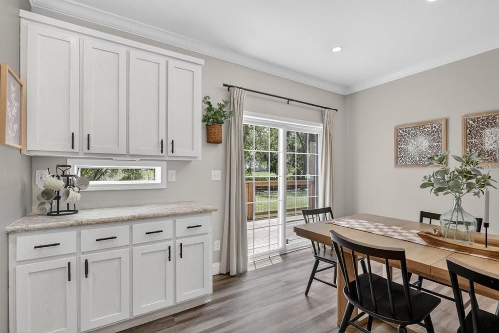 For Sale: $350,000 (3 beds, 2 baths, 1945 Square Feet)
