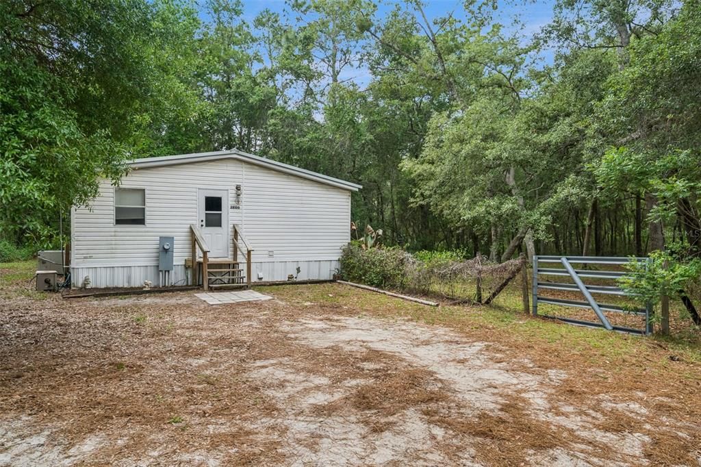 For Sale: $250,000 (3 beds, 2 baths, 1296 Square Feet)
