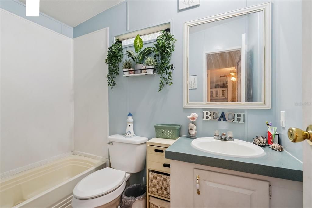 For Sale: $250,000 (3 beds, 2 baths, 1296 Square Feet)
