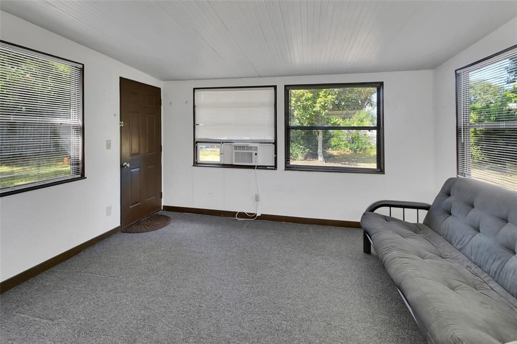 Activo con contrato: $250,000 (2 camas, 2 baños, 1137 Pies cuadrados)