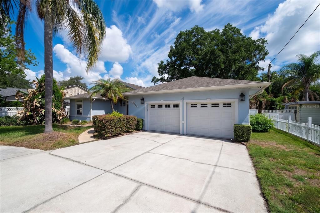 En Venta: $695,000 (3 camas, 2 baños, 2900 Pies cuadrados)
