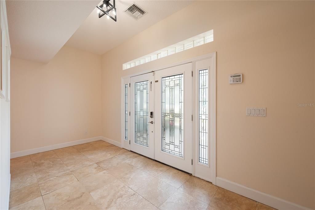 En Venta: $695,000 (3 camas, 2 baños, 2900 Pies cuadrados)