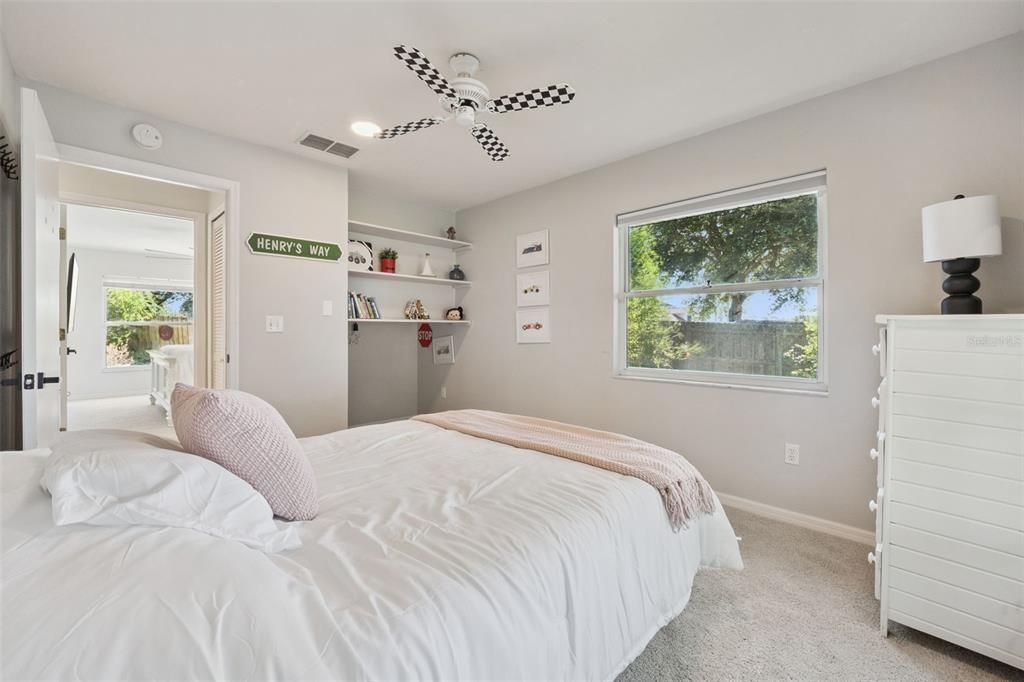 En Venta: $498,000 (3 camas, 2 baños, 2376 Pies cuadrados)