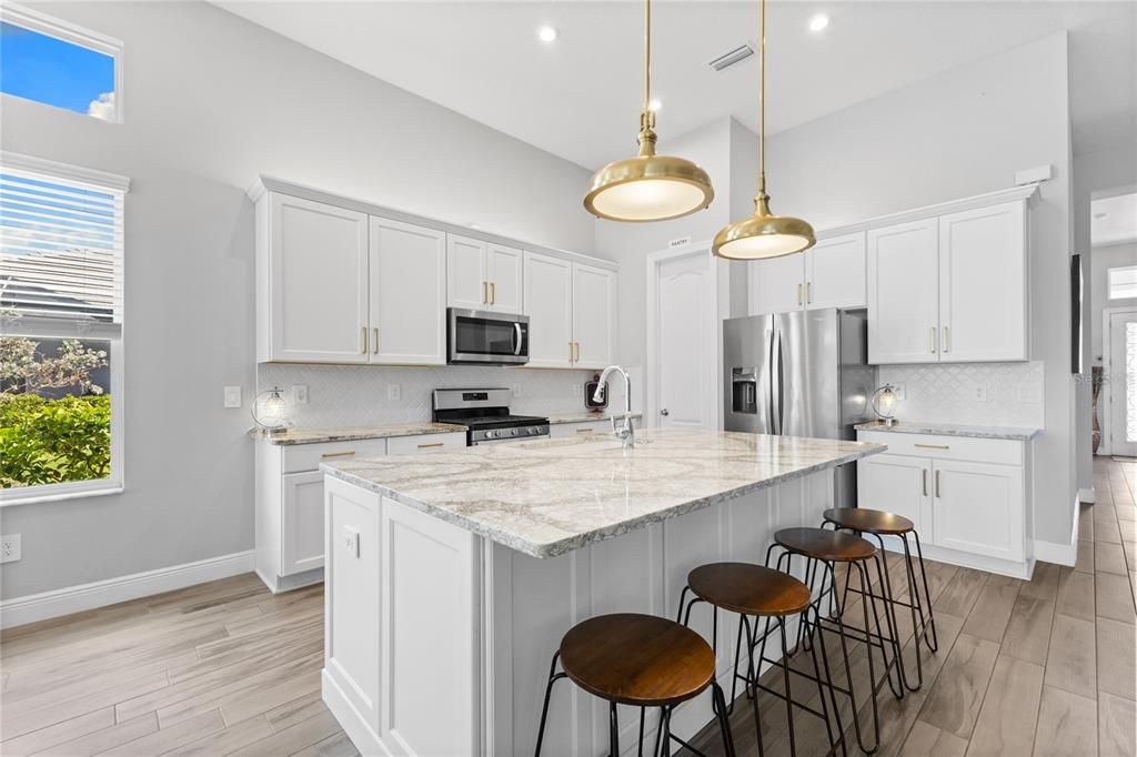 En Venta: $999,000 (4 camas, 3 baños, 2500 Pies cuadrados)