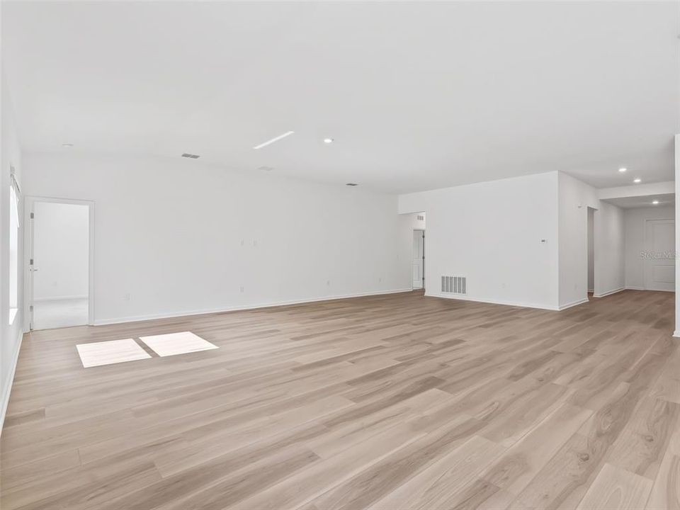 На продажу: $415,000 (5 спален, 3 ванн, 2355 Квадратных фут)