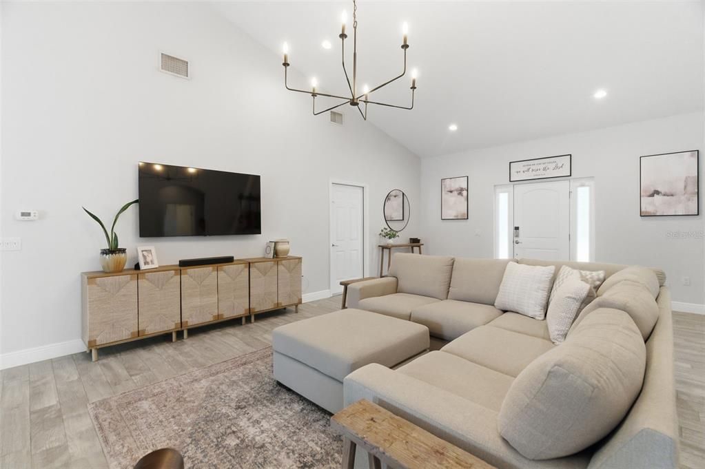 For Sale: $515,000 (3 beds, 2 baths, 1744 Square Feet)
