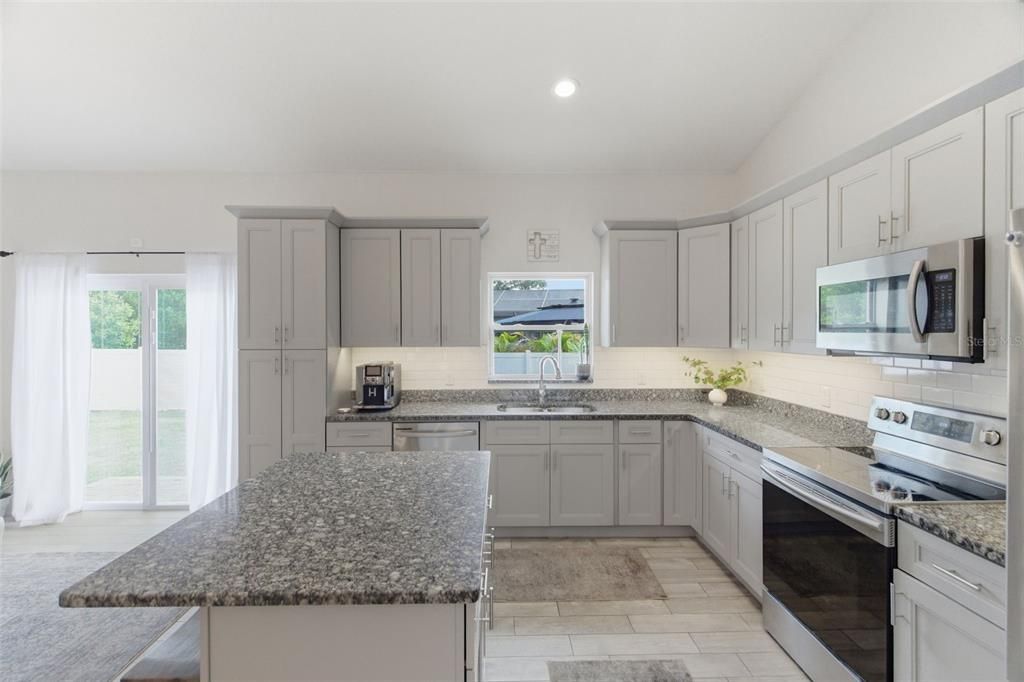 For Sale: $515,000 (3 beds, 2 baths, 1744 Square Feet)