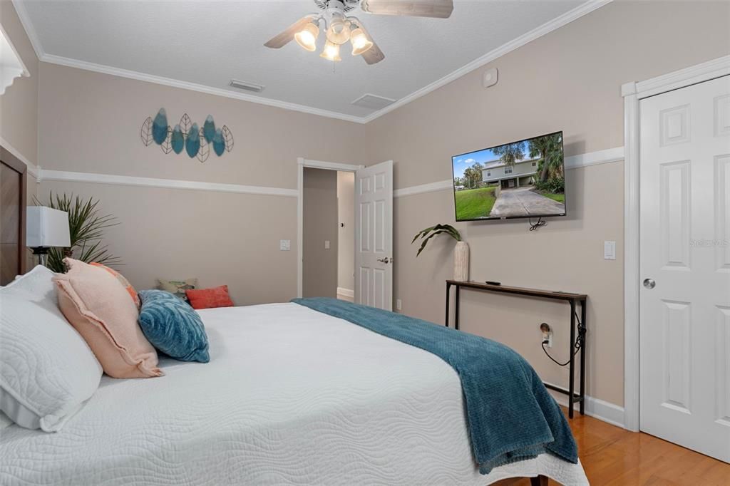 For Sale: $895,000 (4 beds, 3 baths, 2530 Square Feet)