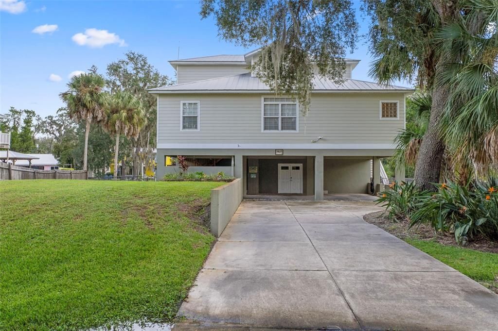 For Sale: $895,000 (4 beds, 3 baths, 2530 Square Feet)