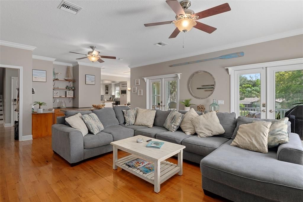 For Sale: $895,000 (4 beds, 3 baths, 2530 Square Feet)