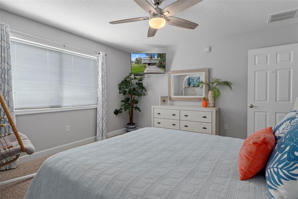 For Sale: $895,000 (4 beds, 3 baths, 2530 Square Feet)