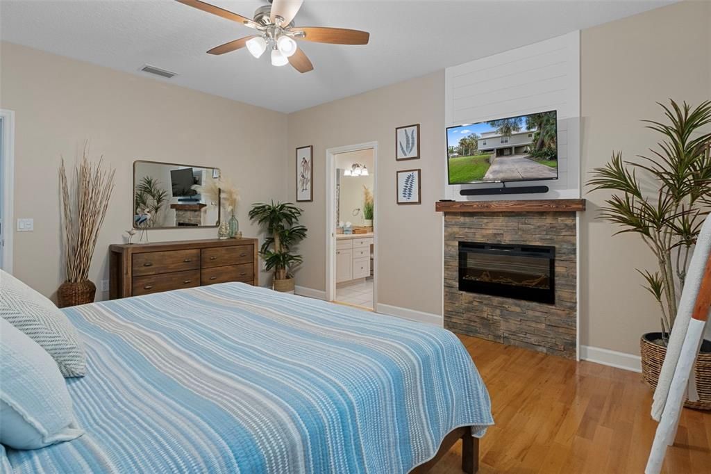 For Sale: $895,000 (4 beds, 3 baths, 2530 Square Feet)