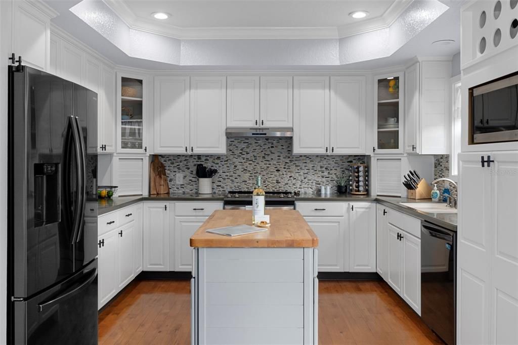 For Sale: $895,000 (4 beds, 3 baths, 2530 Square Feet)