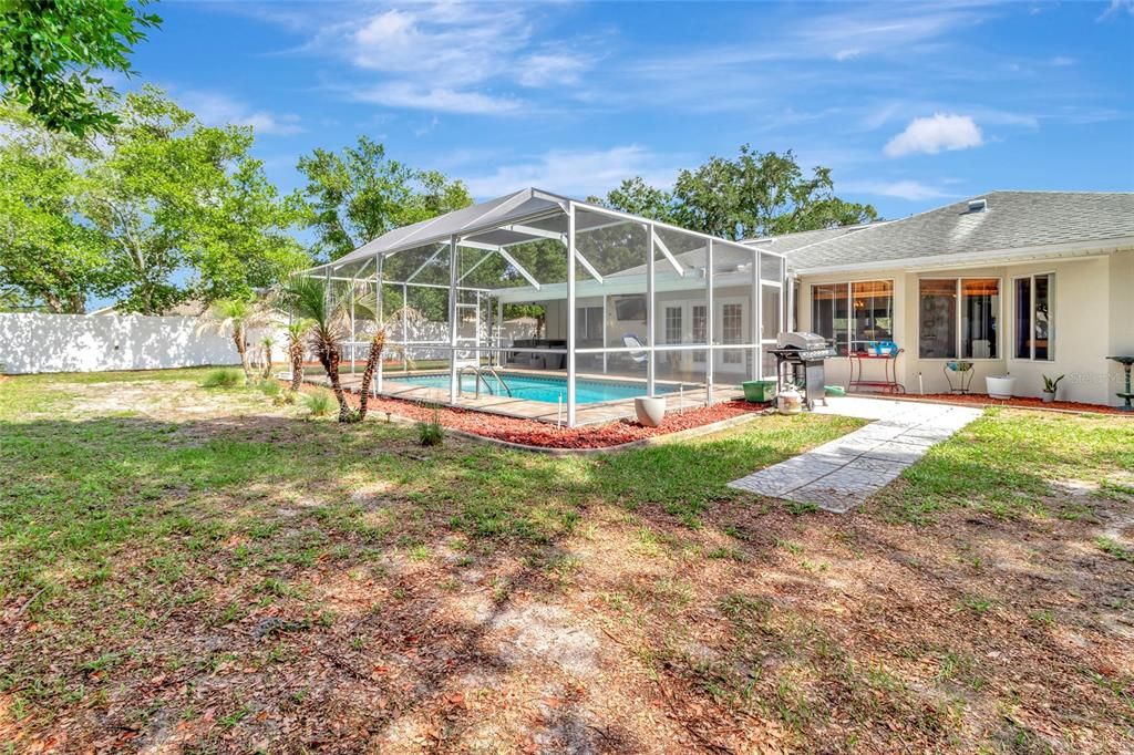 Activo con contrato: $388,500 (3 camas, 2 baños, 1754 Pies cuadrados)