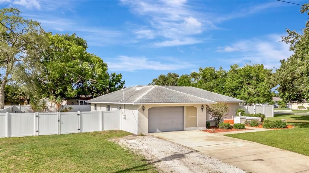 Activo con contrato: $388,500 (3 camas, 2 baños, 1754 Pies cuadrados)