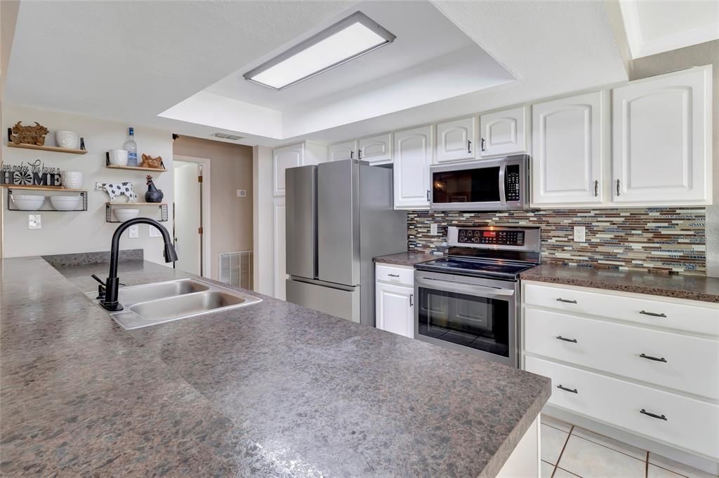 Activo con contrato: $388,500 (3 camas, 2 baños, 1754 Pies cuadrados)