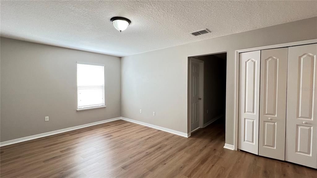 For Rent: $2,500 (5 beds, 2 baths, 2720 Square Feet)