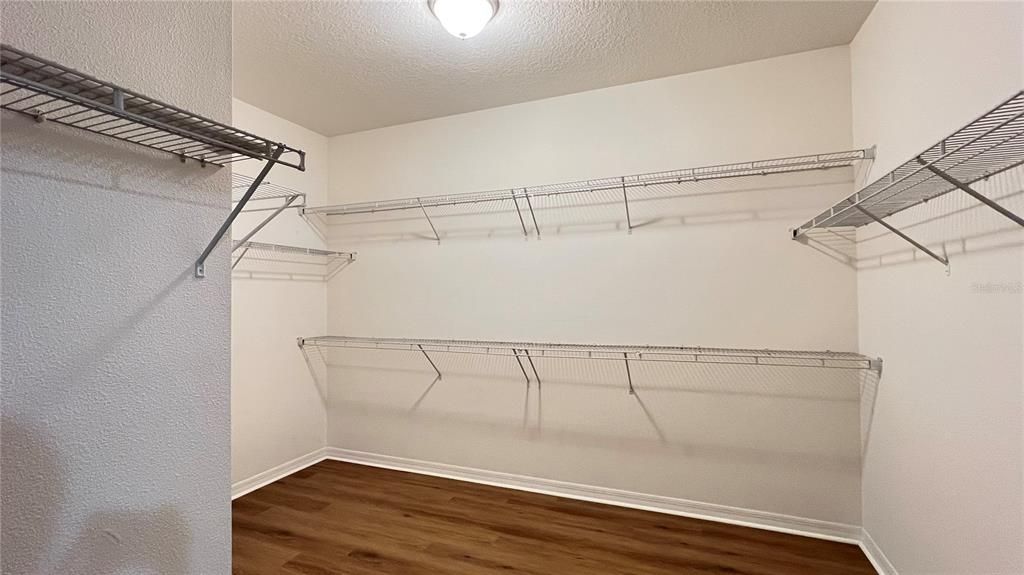 For Rent: $2,500 (5 beds, 2 baths, 2720 Square Feet)