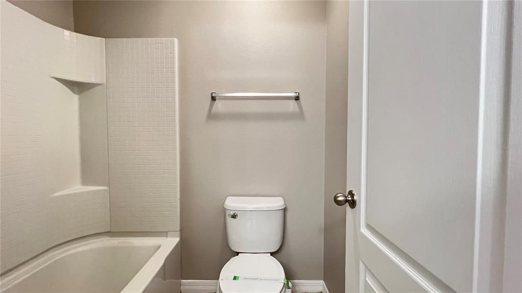For Rent: $2,500 (5 beds, 2 baths, 2720 Square Feet)