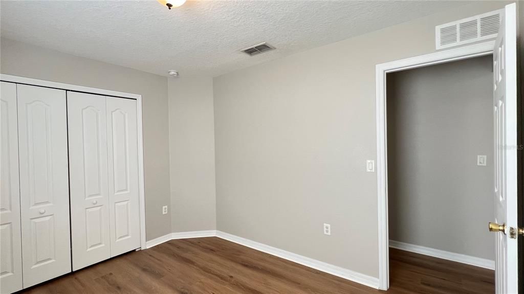 For Rent: $2,500 (5 beds, 2 baths, 2720 Square Feet)