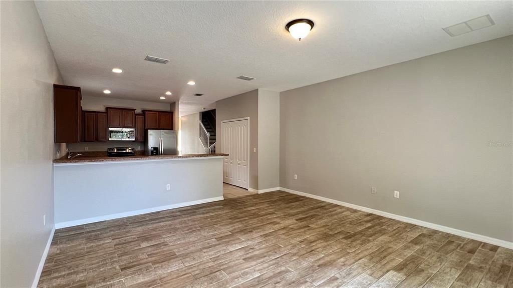 For Rent: $2,500 (5 beds, 2 baths, 2720 Square Feet)