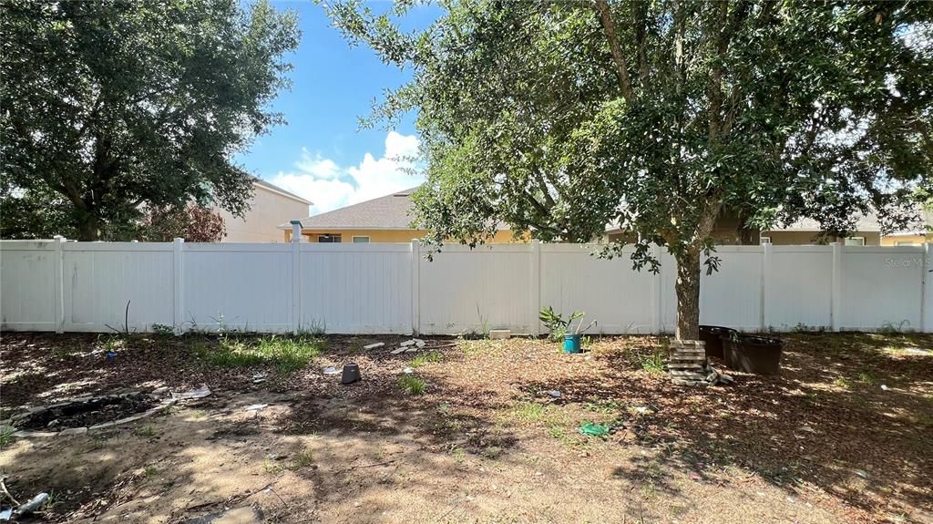 For Rent: $2,500 (5 beds, 2 baths, 2720 Square Feet)