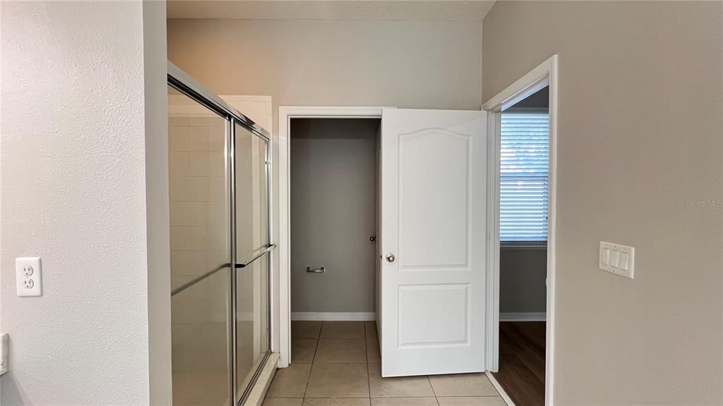 For Rent: $2,500 (5 beds, 2 baths, 2720 Square Feet)