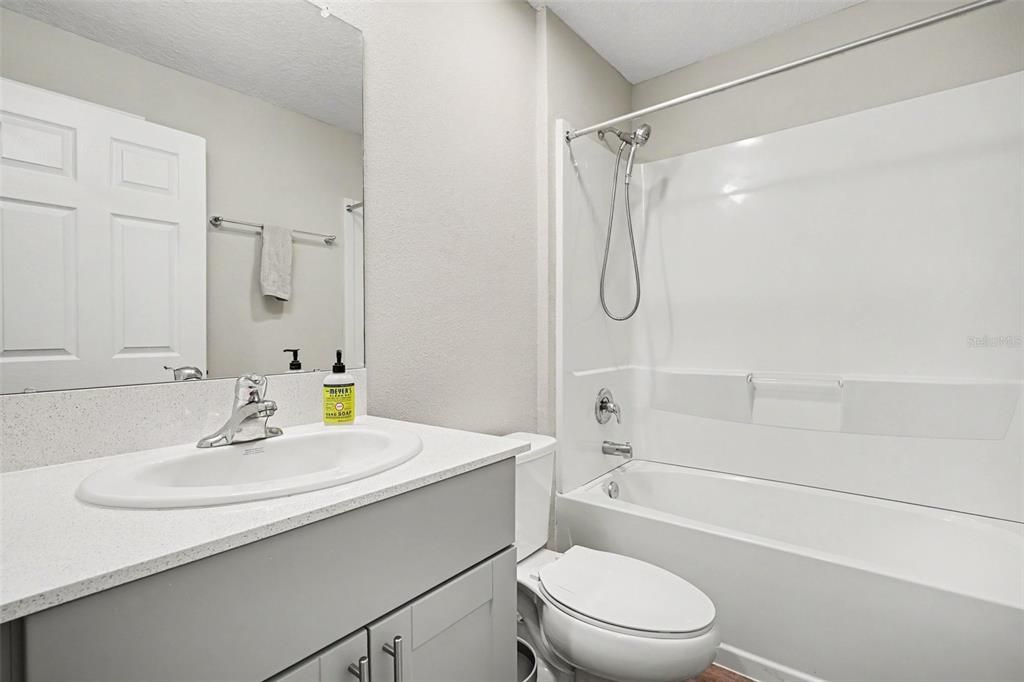 En Venta: $420,000 (4 camas, 2 baños, 1854 Pies cuadrados)