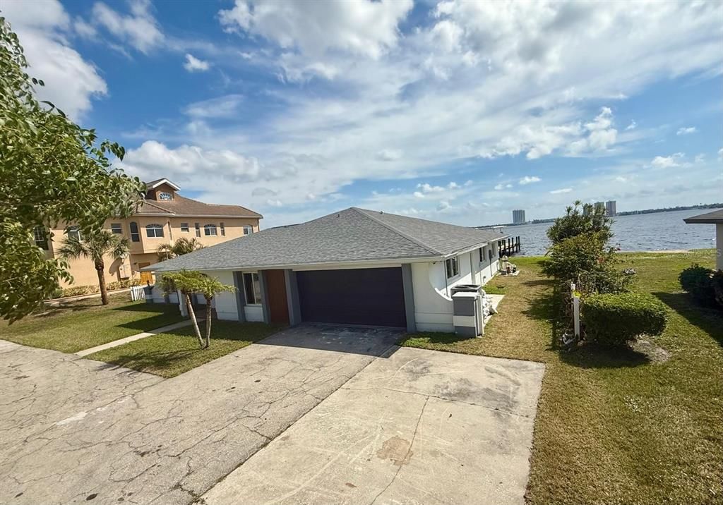 For Sale: $799,900 (4 beds, 3 baths, 2549 Square Feet)