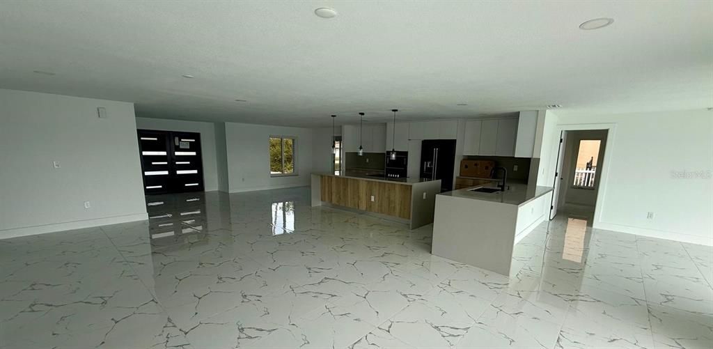 For Sale: $799,900 (4 beds, 3 baths, 2549 Square Feet)