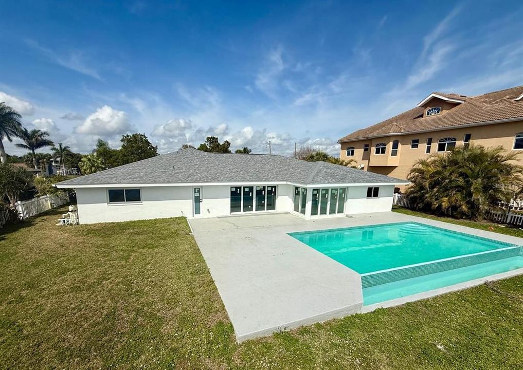 For Sale: $799,900 (4 beds, 3 baths, 2549 Square Feet)