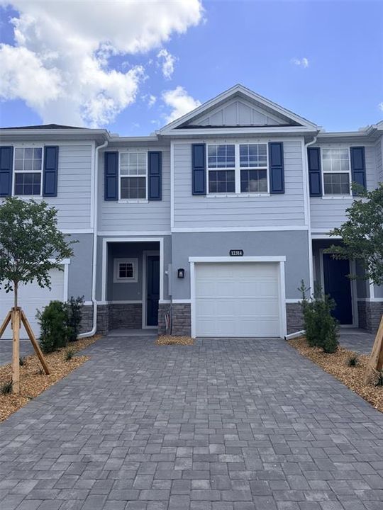 For Rent: $2,350 (3 beds, 2 baths, 1674 Square Feet)