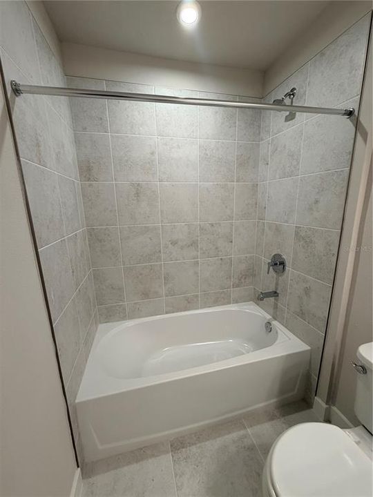 For Rent: $2,350 (3 beds, 2 baths, 1674 Square Feet)