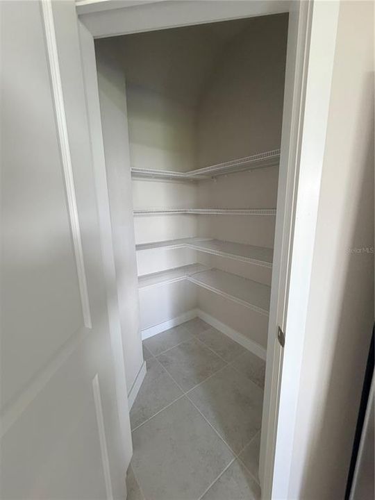 For Rent: $2,350 (3 beds, 2 baths, 1674 Square Feet)