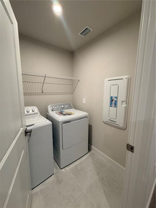 For Rent: $2,350 (3 beds, 2 baths, 1674 Square Feet)