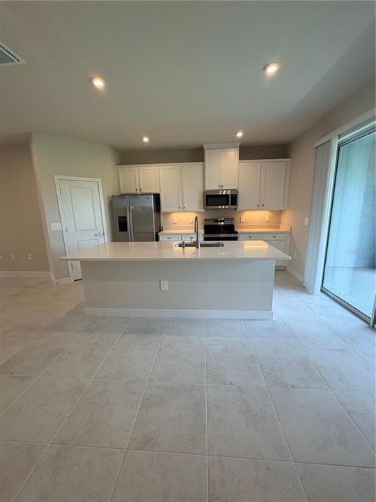 For Rent: $2,350 (3 beds, 2 baths, 1674 Square Feet)