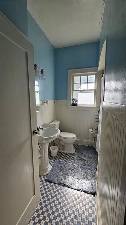 Active With Contract: $2,200 (3 beds, 2 baths, 1707 Square Feet)