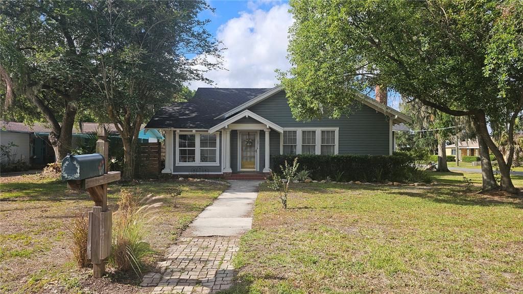 Active With Contract: $2,200 (3 beds, 2 baths, 1707 Square Feet)